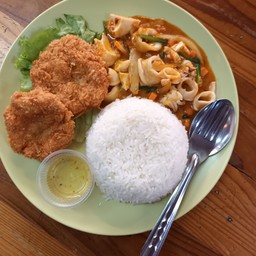 ข้าวหมึกผัดไข่เค็ม+ทอดมันกุ้ง