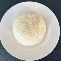 ข้าวสวยร้อนๆพร้อมทาน