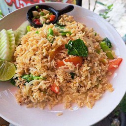 ข้าวผัดไก่สับ