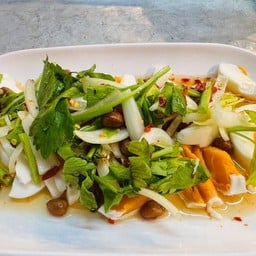 ยำไข่เค็ม