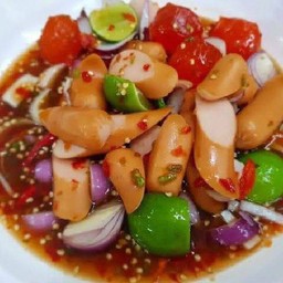 ยำไส้กรอก + ไข่แดงเค็ม