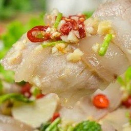 สามชั้นมะนาวราดข้าว