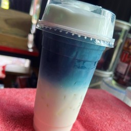 ชาอัญชัญนมสด