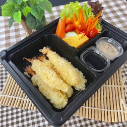 เบนโตะกุ้งเทมปุระ สลัด