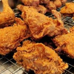 ไก่ทอดหาดใหญ่ 2ชิ้น (สะโพกใหญ่ติดหนัง)รอทอด10นาที