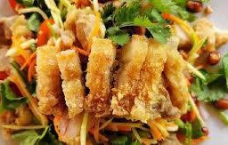 ยําหมูกรอบ