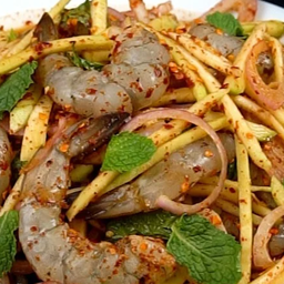 ยำมะม่วงกุ้งสด