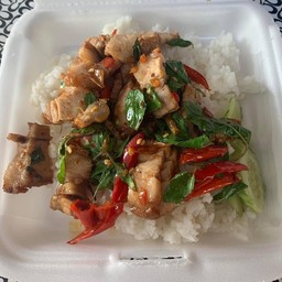 กะเพราหมูกรอบ