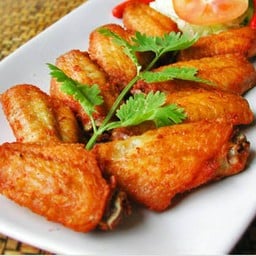 ไก่ทอดน้ำปลา 6ชิ้น (ปีกกลาง) รอทอด10นาที