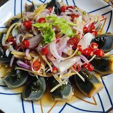 ยําไข่เยี่ยวม้า