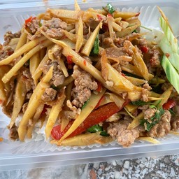 กะเพราหน่อไม้