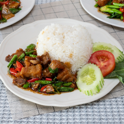 กระเพราหมูกรอบ