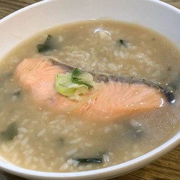 ข้าวต้มปลาแซลมอน