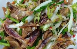 ปลาหมึกแห้งยำ