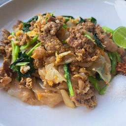 ผัดซีอิ๊วเนื้อ
