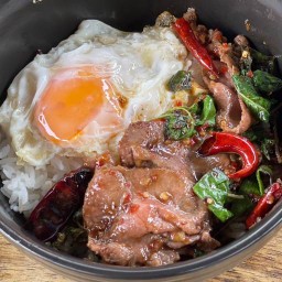 วัวเจริญ สุดยอดกะเพราเนื้อ สาขาพหลโยธิน