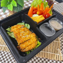 เบนโตะทงคัดสึหมู สลัด