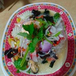 ยำวุ้นเส้นทะเล