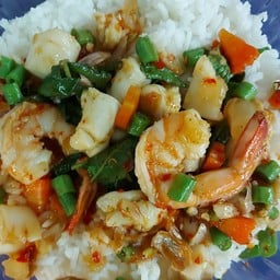 ข้าวมันไก่เจ้ใหญ่ปลาหมึกย่างห้วยขวาง