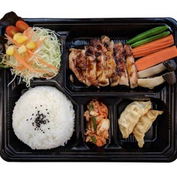 ชุดเบนโตะไก่ย่างซีอิ๊ว ฟรี มิโซะซุป