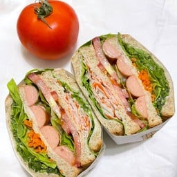 แซนวิชกล่อง  สาหร่าย ปูอัด  ฮอทด็อก