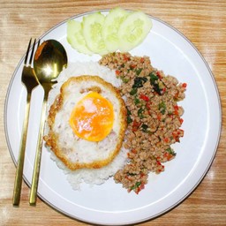 ข้าวราดกะเพรา-เลือกเนื้อสัตว์