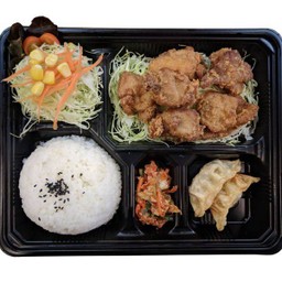 ชุดเบนโตะไก่คาราเกะ ฟรี มิโซะซุป