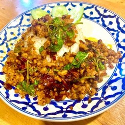 ข้าวกะเพราหมูสับโบราณ