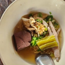 ก๋วยเตี๋ยวเรือชายนา