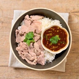 ข้าวหมูลวก(น้ำจิ้มแจ่ว)