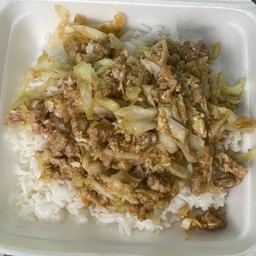 ข้าวผัดกะหล่ำปลีใส่ไข่