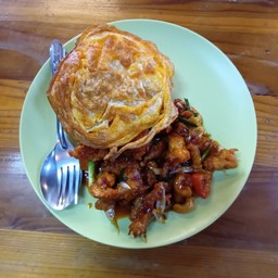 ข้าวไก่ทอดผัดเม็ดมะม่วง