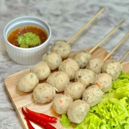 ลูกชิ้นสาหร่ายย่าง