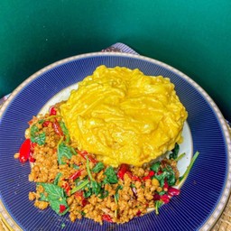 ข้าวกะเพราไข่ข้น..อร่อยเฉย (เลือกเนื้อสัตว์ได้)