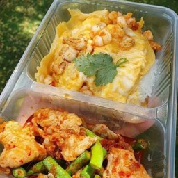 ข้าวผัดพริกแกงหมู