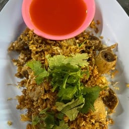 ใส้ตันทอดกระเทียม