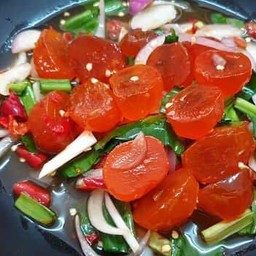 ยำไข่แดงเค็ม