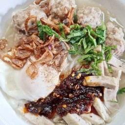 ร้านอิ่มแซ่บ ก๋วยจั๊บ ก๋วยเตี๋ยว อาหารตามสั่ง