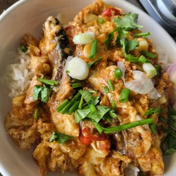 ปลากระป๋องไข่ข้น(กับข้าว)
