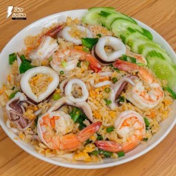 ข้าวผัดทะเล หมึก/กุ้ง (ใหญ่)
