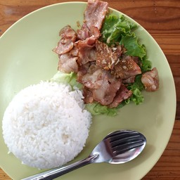 ข้าวเบคอนกระเทียม