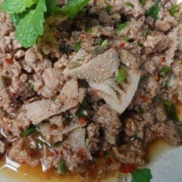 ลาบเนื้อ