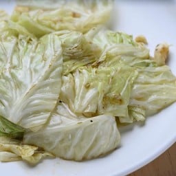 กระหล่ำผัดน้ำปลา