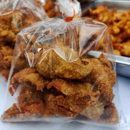 หนังไก่ทอด