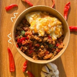 กะเพราพ่นไฟ ตามสั่ง กาญจนวนิช