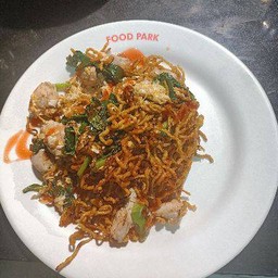 ก๋วยเตี๋ยวคั่วไก่ (เส้นบะหมี่กรอบ)