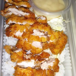 ข้าว ไก่ กุ้ง ปลา ปลาหมึก หมู ทอดซอลมะนาว