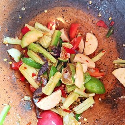 ตำแตงปูปลาร้าไก่ยอ,ตำแตงปูปลาร้าไข่เค็ม