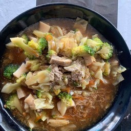 ราดหน้าเส้นหมี่ vegan (ไม่มีเนื้อสัตว์)