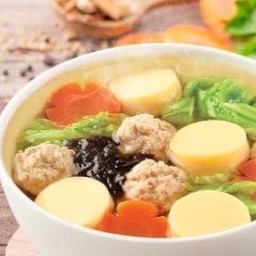 แกงจืดเต้าหู้หมูสับสาหร่าย